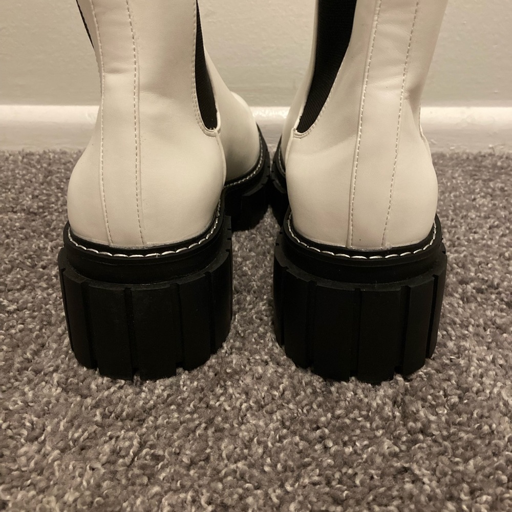 ⚫️Madden Girl Women's Pheobee Chelsea Boot - Picture 4 of 6